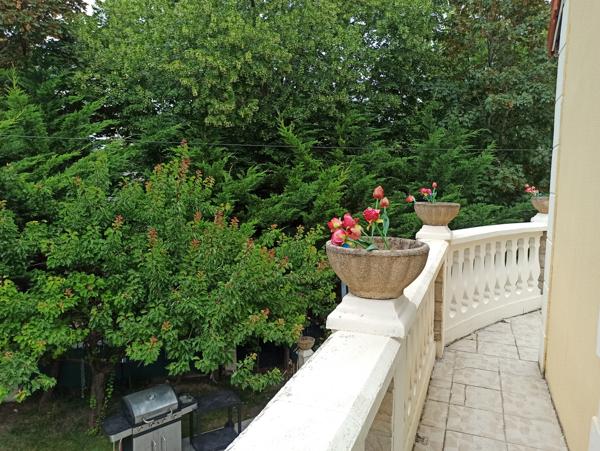 Maison
         11 pièces
        - 420 m² Bien prestige 889 000 € *
