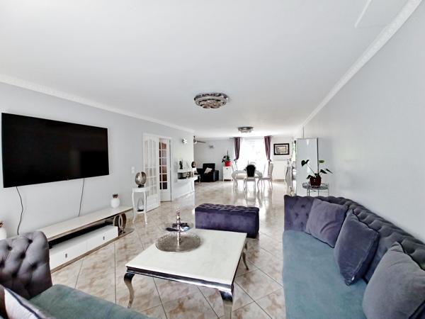 Maison
         11 pièces
        - 420 m² Bien prestige 889 000 € *