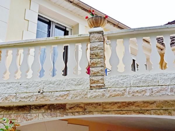 Maison
         11 pièces
        - 420 m² Bien prestige 889 000 € *