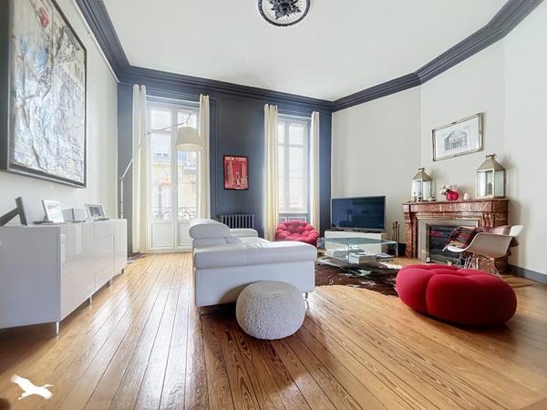 Maison 933 000 € Bordeaux 5 p 220 m² DPE D