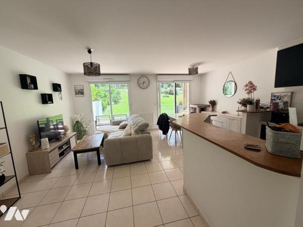 Appartement situé au 1er étage avec entrée particulière - 1 garage