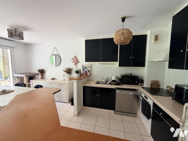 Appartement situé au 1er étage avec entrée particulière - 1 garage