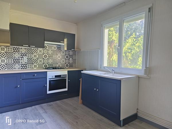 JOLI PAVILLON DE 70 M² HAB REFAIT A NEUF AVEC GARAGE SUR 1450 M² DE TERRAIN CLOS PROCHE TOUTES COMMODITES Ferrières-en-Bray (76220)