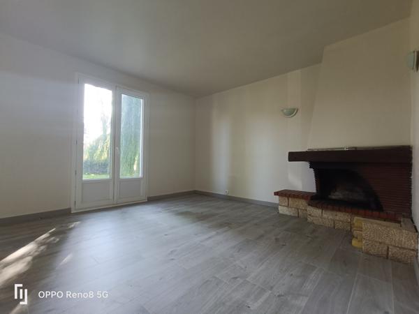 JOLI PAVILLON DE 70 M² HAB REFAIT A NEUF AVEC GARAGE SUR 1450 M² DE TERRAIN CLOS PROCHE TOUTES COMMODITES Ferrières-en-Bray (76220)
