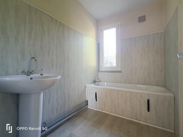 JOLI PAVILLON DE 70 M² HAB REFAIT A NEUF AVEC GARAGE SUR 1450 M² DE TERRAIN CLOS PROCHE TOUTES COMMODITES Ferrières-en-Bray (76220)