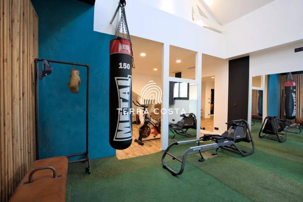 Entre Anglet et Biarritz, propriete contemporaine a pied des 5 Cantons
