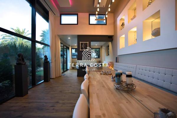 Entre Anglet et Biarritz, propriete contemporaine a pied des 5 Cantons
