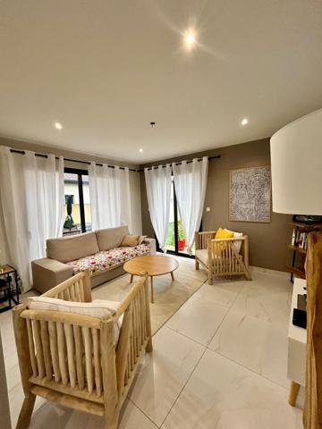 Villa récente construction 2023 5 pièces garage et jardin clos