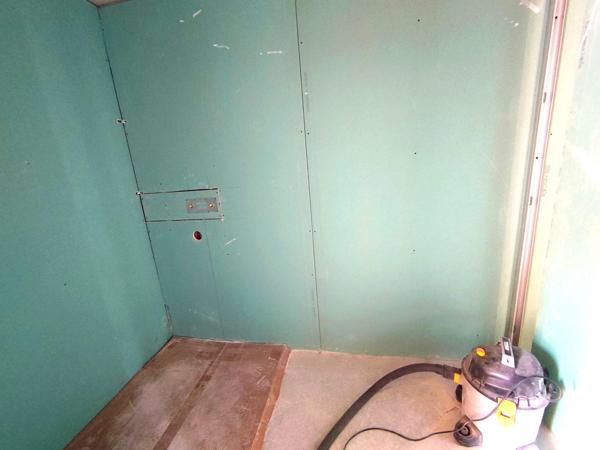 PETITE MAISON DE BOURG A TERMINER DE RENOVER