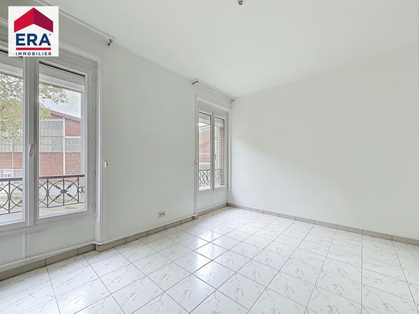 A VENDRE - 2 PIECES TRES BON ETAT - RUE MOLIERE