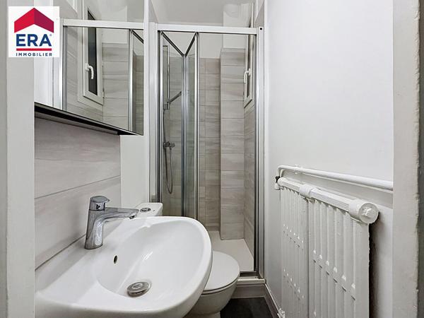 A VENDRE - 2 PIECES TRES BON ETAT - RUE MOLIERE