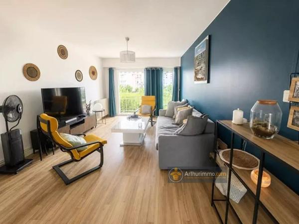 Vente                                                      Appartement
                        
                     3 pièces                      74 m2                     à Saint-Jean-de-Monts