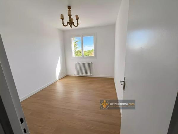Vente                                                      Appartement
                        
                     3 pièces                      74 m2                     à Saint-Jean-de-Monts
