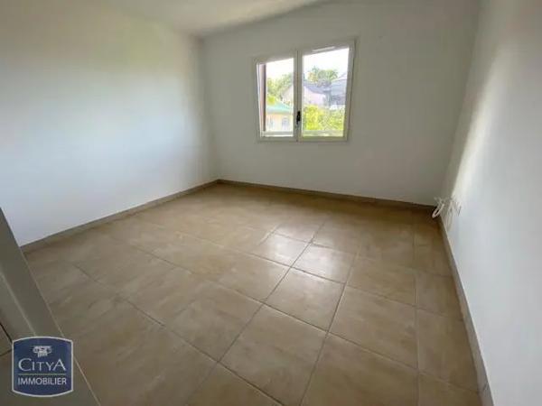 Appartement à louer 1 pièce 22.79m² Le Tampon (97430)