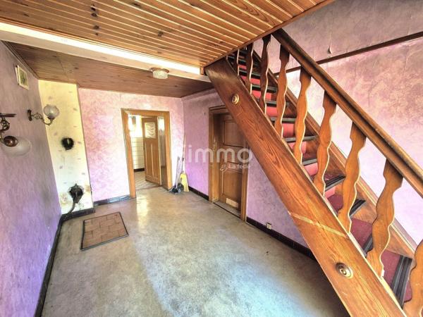 Maison à rénover de 109.79 m2 habitables à Baerenthal.