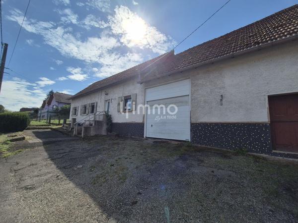 Maison à rénover de 109.79 m2 habitables à Baerenthal.