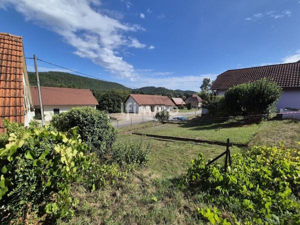 Maison à rénover de 109.79 m2 habitables à Baerenthal.