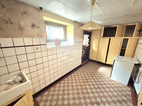Maison à rénover de 109.79 m2 habitables à Baerenthal.