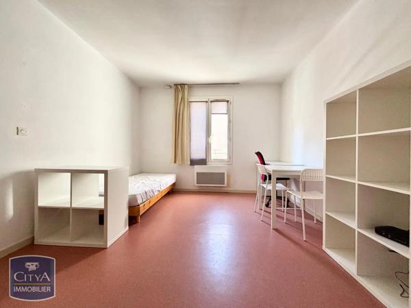 Appartement à louer 1 pièce 19.1m² Nîmes (30900)