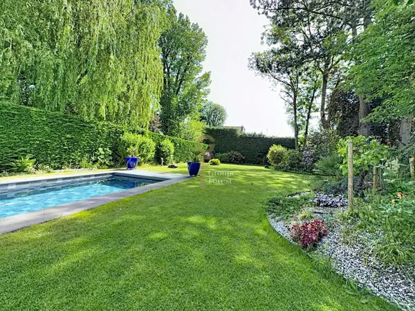 Superbe maison semi plain pied entièrement rénovée 4 suites, piscine et superbe jardin