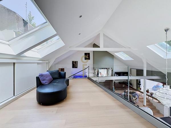 Superbe maison semi plain pied entièrement rénovée 4 suites, piscine et superbe jardin