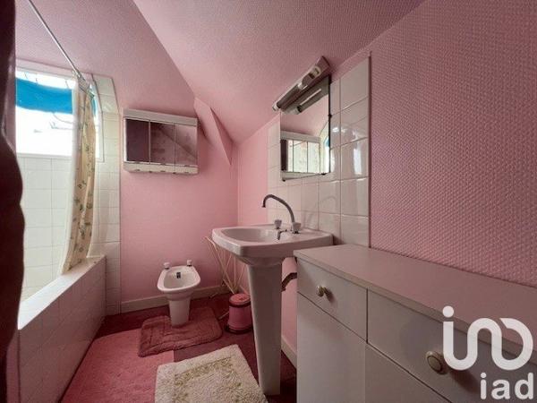 Pavillon 6 pièces de 202 m² à Thouars (79100)