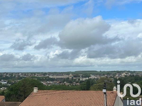 Pavillon 6 pièces de 202 m² à Thouars (79100)