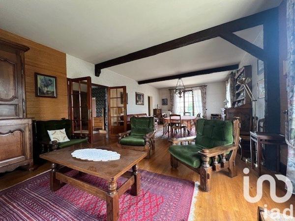 Pavillon 6 pièces de 202 m² à Thouars (79100)