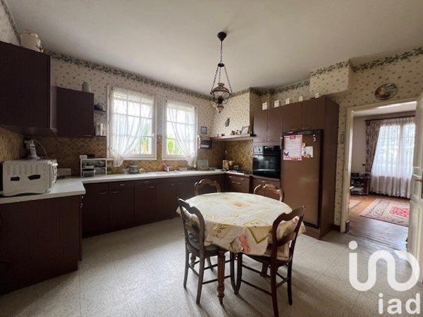 Pavillon 6 pièces de 202 m² à Thouars (79100)