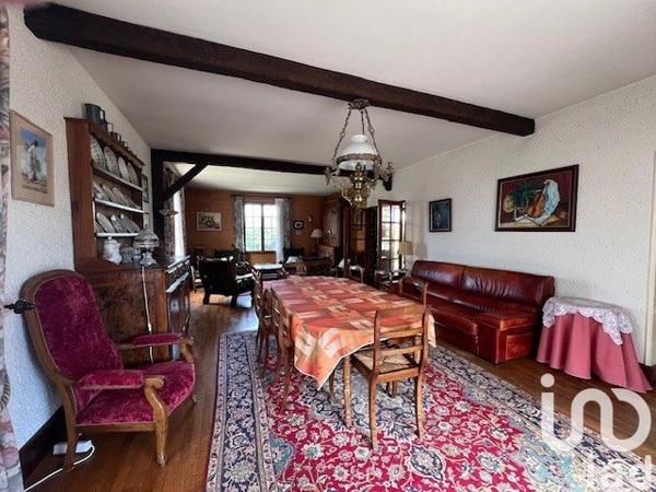 Pavillon 6 pièces de 202 m² à Thouars (79100)