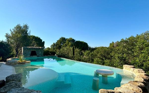 Maison à vendre    7 pièces •  Poussan