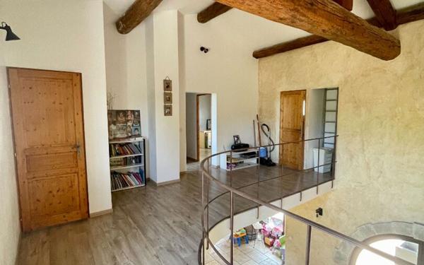 Maison à vendre    7 pièces •  Poussan