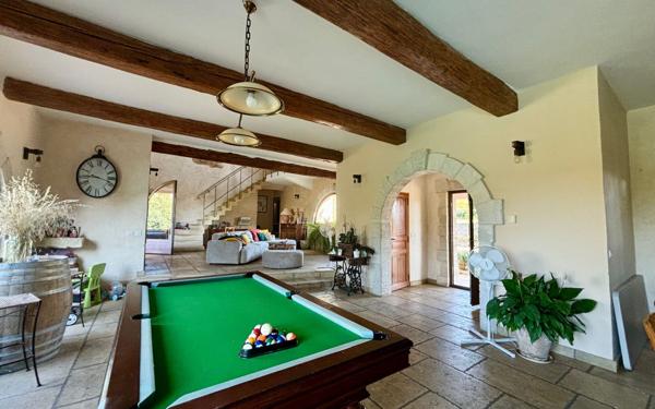 Maison à vendre    7 pièces •  Poussan