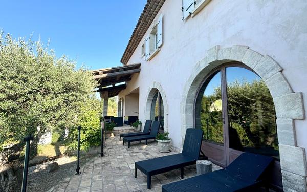 Maison à vendre    7 pièces •  Poussan