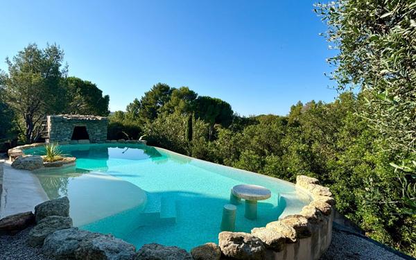 Maison à vendre    7 pièces •  Poussan