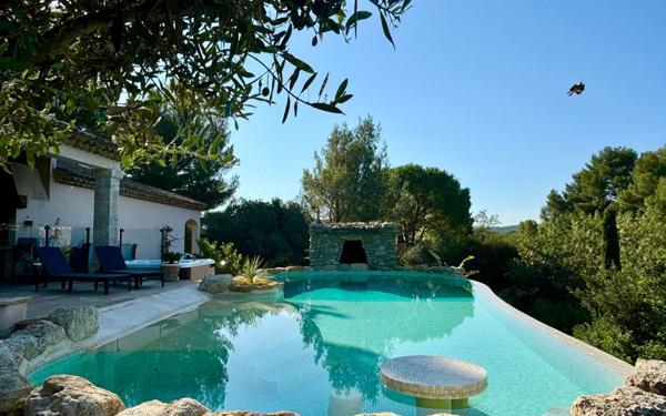 Maison à vendre    7 pièces •  Poussan