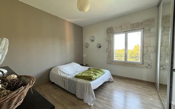 Maison à vendre    7 pièces •  Poussan