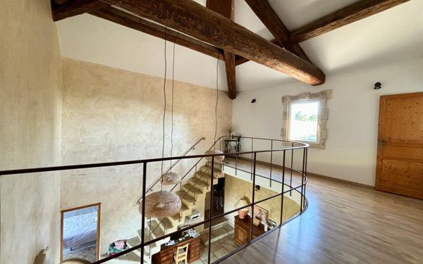 Maison à vendre    7 pièces •  Poussan