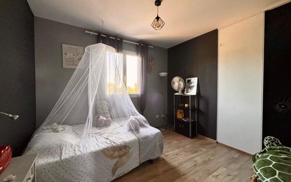 Maison à vendre    7 pièces •  Poussan