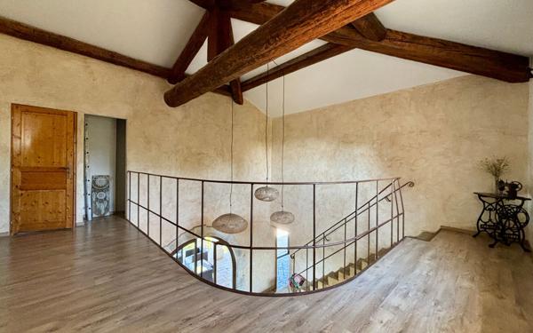 Maison à vendre    7 pièces •  Poussan