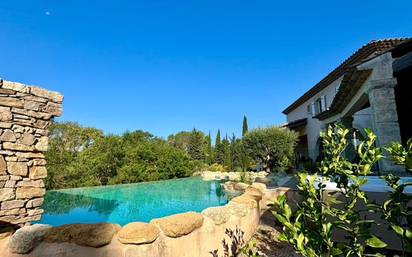 Maison à vendre    7 pièces •  Poussan