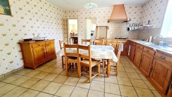 Maison 254 880 € Vayres 5 p 188 m² DPE D