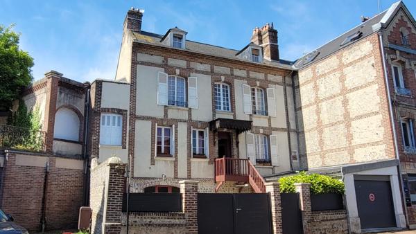 Maison à HONFLEUR, 14600 - 7 pièces 155m²