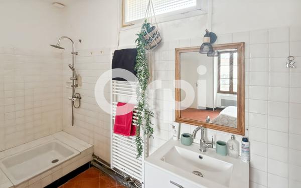 Maison à vendre    7 pièces •  Ruoms