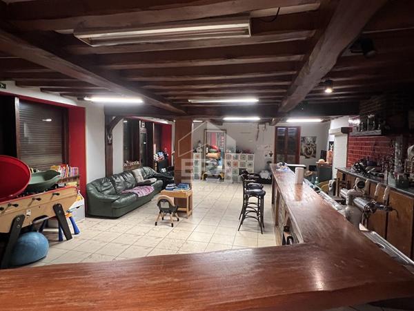 Essemble immobilier à  Jumeauville 8 pièce(s) 370 m2