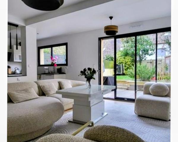 Maison 6 pièces - 130 m² Exclusivité efficity