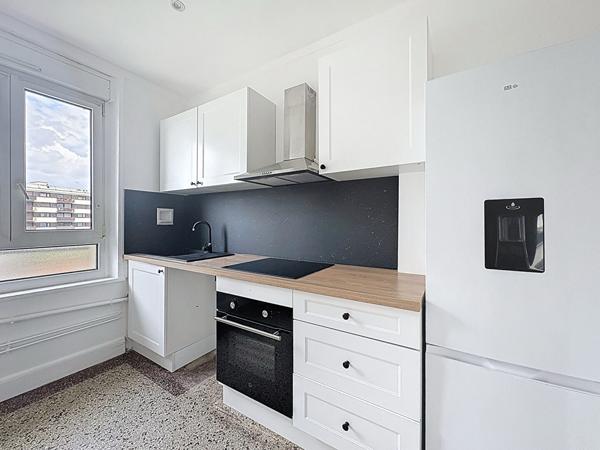Appartement 3 pièces 56 m² avec balcon, 2 chambres et cuisine équipée 4eme étage