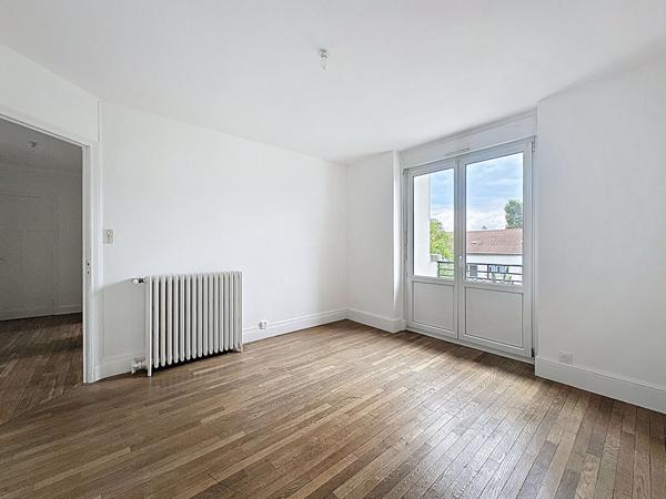 Appartement 3 pièces 56 m² avec balcon, 2 chambres et cuisine équipée 4eme étage