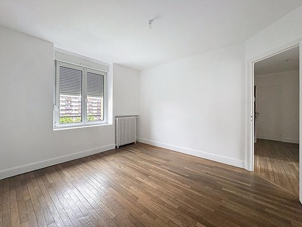 Appartement 3 pièces 56 m² avec balcon, 2 chambres et cuisine équipée 4eme étage