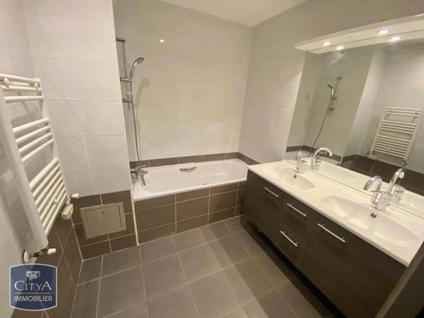 Appartement à louer 4 pièces 101.15m²